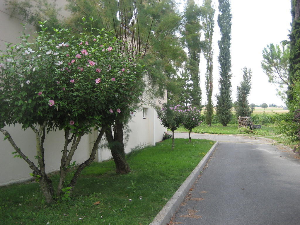 Hotel Bon Repos Barbezieux-Saint-Hilaire Bagian luar foto