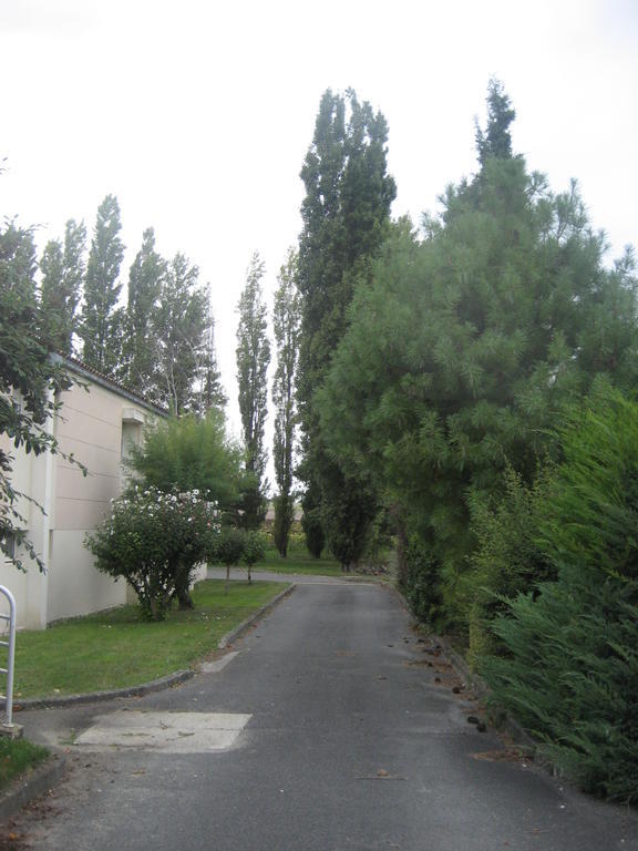 Hotel Bon Repos Barbezieux-Saint-Hilaire Bagian luar foto